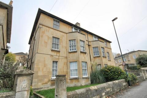 Studio to rent, 15 Lower Oldfield Park
