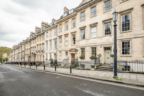 2 bedroom apartment to rent, Gay Street