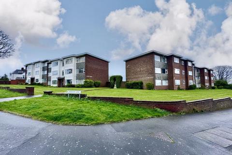2 bedroom apartment for sale, Kings Court, Hill Village Road, Four Oaks, Sutton Coldfield, B75 5DP