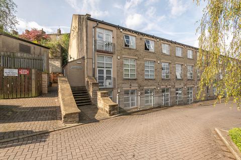 2 bedroom flat for sale, Brackendale, Bradford BD10