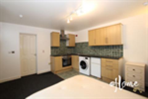 Studio to rent, Park Crescent, Bradford