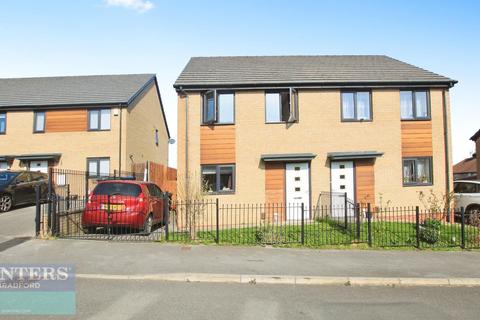 3 bedroom semi-detached house to rent, Holy Well Drive, Bradford, West Yorkshire, BD10