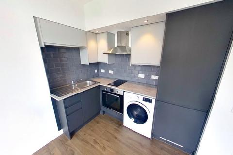 2 bedroom flat to rent, Menzies Road, Flat H,, Top Floor Right, Aberdeen, AB11