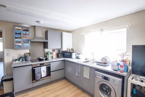 2 bedroom apartment to rent, 136A Wells Road, Bath
