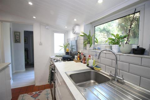 2 bedroom apartment to rent, Devonshire Villas, Bath