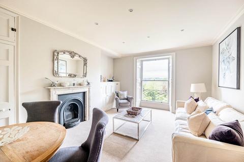 2 bedroom apartment to rent, Gay Street