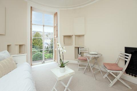 Studio to rent, Royal Crescent, Bath, BA1