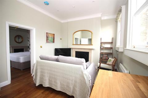 1 bedroom apartment to rent, Quiet Street, Bath