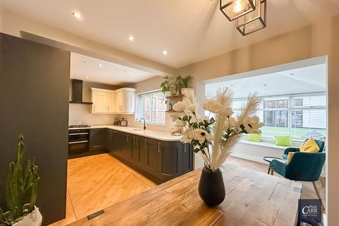 3 bedroom semi-detached house for sale, Forest Close, Streetly, Sutton Coldfield, B74 2JY