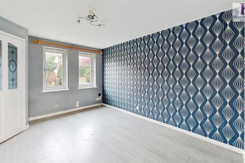 2 bedroom townhouse for sale, Danby Avenue, Bradford, BD4