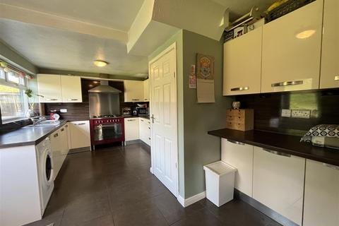 5 bedroom link detached house for sale, Villa Mount, Bradford BD12