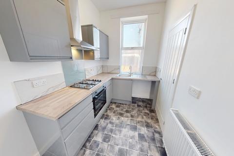 2 bedroom end of terrace house to rent, Parry Lane, Bradford BD4