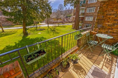 2 bedroom flat for sale, Laine Close, Brighton