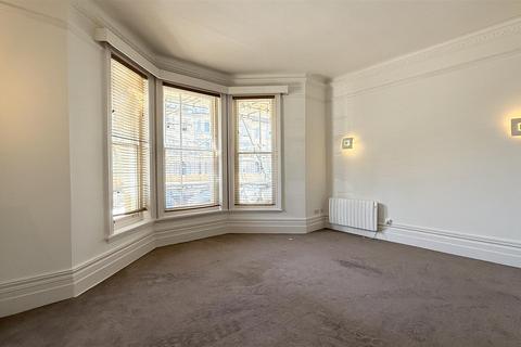 2 bedroom flat to rent, Wilbury Road, Hove