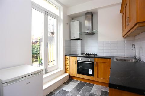 2 bedroom maisonette to rent, Western Road, Hove
