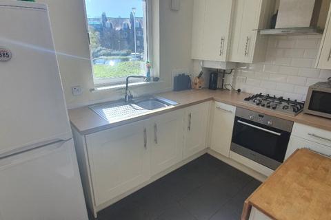 3 bedroom flat to rent, Rosebank Gardens, City Centre, Aberdeen, AB11