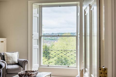 2 bedroom apartment to rent, Gay Street