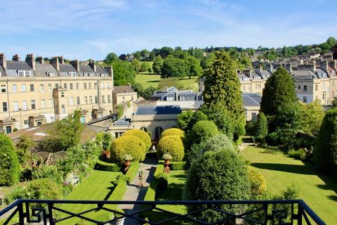 Studio to rent, Royal Crescent, Bath, BA1
