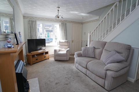 2 bedroom semi-detached house for sale, Woodfield Close, Idle, Bradford