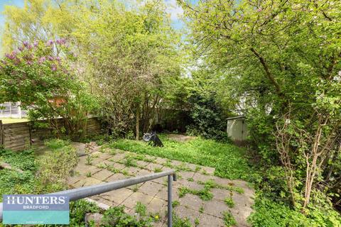 3 bedroom semi-detached house for sale, Friar Court Thorpe Edge, Bradford, West Yorkshire, BD10 8DN