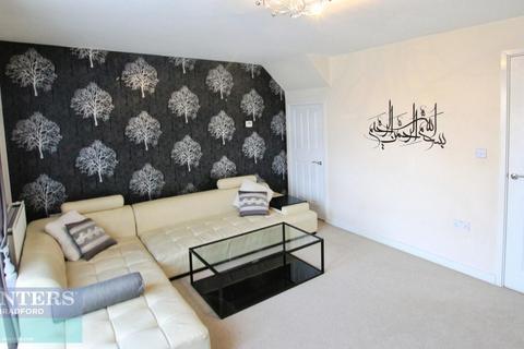 3 bedroom semi-detached house to rent, Holy Well Drive, Bradford, West Yorkshire, BD10
