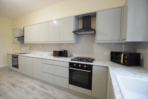 1 bedroom flat to rent, Briggate, Shipley, BD17 7BP