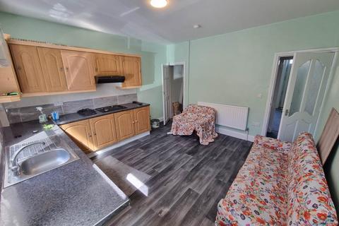 3 bedroom house to rent, Harlow Road, Bradford , West Yorkshire