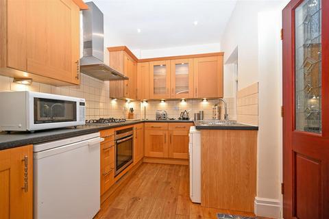 2 bedroom house to rent, Salisbury Street, Rawdon, Leeds