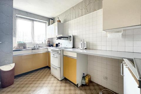 2 bedroom flat for sale, Westbrook, Lustrells Vale, Saltdean, BN2 8EZ