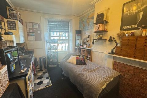 Studio to rent, Brunswick Place, Hove, East Sussex, BN3 1ND