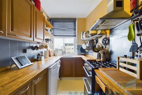 1 bedroom flat to rent, New Steine, Brighton