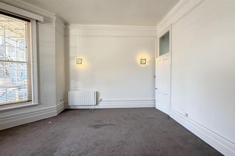 2 bedroom flat to rent, Wilbury Road, Hove