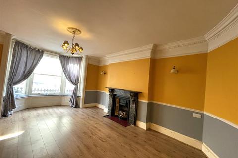 Studio to rent, Devonshire Place, Brighton