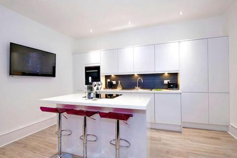 2 bedroom flat to rent, Albert Street, First Floor, AB25