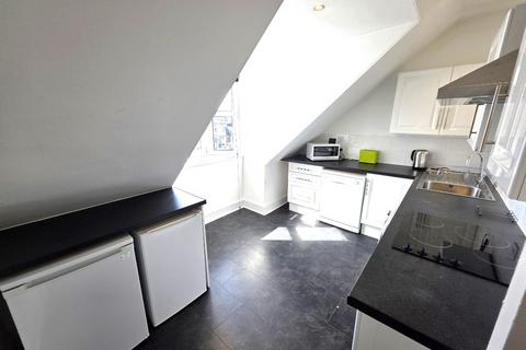 2 bedroom flat to rent, Thistle Street, City Centre, Aberdeen, AB10