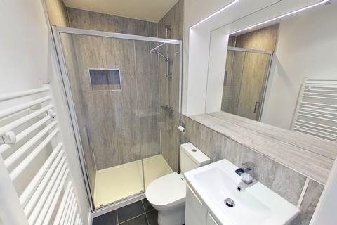 2 bedroom flat to rent, Menzies Road, Flat H,, Top Floor Right, Aberdeen, AB11