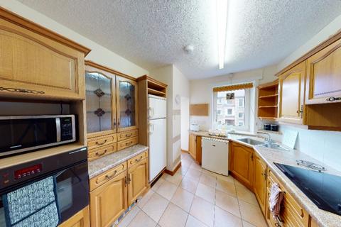 3 bedroom flat to rent, Willowbank Road, City Centre, Aberdeen, AB11