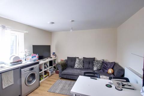2 bedroom apartment to rent, 136A Wells Road, Bath