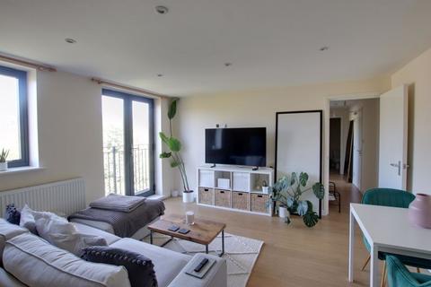 2 bedroom apartment to rent, Lower Bristol Road, Bath