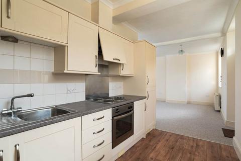 3 bedroom apartment to rent, Kempthorne Lane