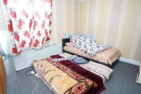 3 bedroom terraced house for sale, Grenfell Road, Bradford