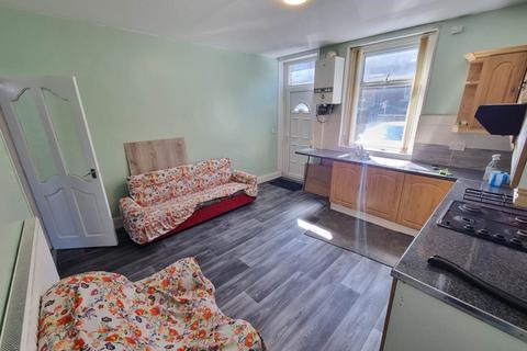 3 bedroom house to rent, Harlow Road, Bradford , West Yorkshire