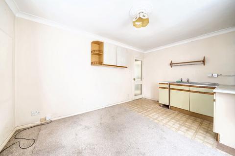 3 bedroom flat for sale, Flat 23, Shawcross House, 235-237 Preston Road, Brighton, BN1 6SW