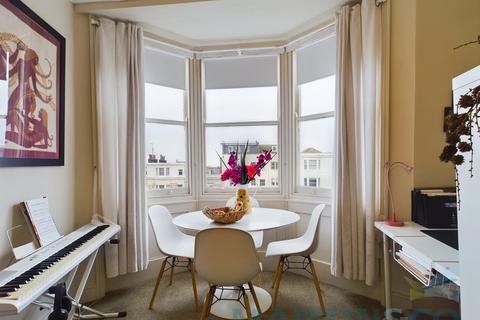 1 bedroom flat to rent, New Steine, Brighton
