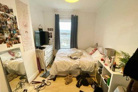 3 bedroom maisonette to rent, Roundhill Crescent, Brighton