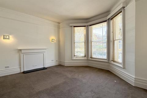 2 bedroom flat to rent, Wilbury Road, Hove