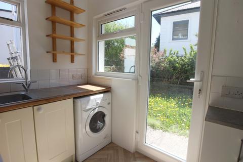 3 bedroom ground floor maisonette to rent, Old Shoreham Road, Brighton