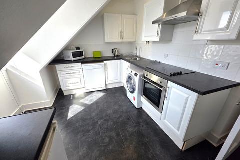 2 bedroom flat to rent, Thistle Street, City Centre, Aberdeen, AB10