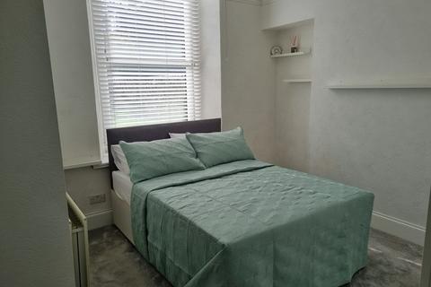 2 bedroom flat to rent, 75 Clifton Road, Aberdeen, AB24 4RN
