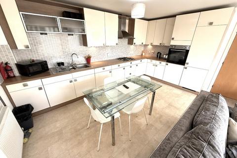 2 bedroom flat to rent, Midstocket View, West End, Aberdeen, AB15